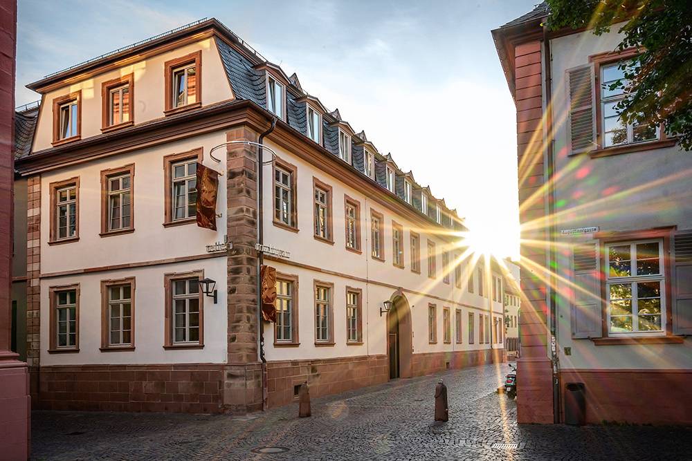 Quelle: ©-www.keskin-arts.com Das Bildungszentrum Heidelberg von außen